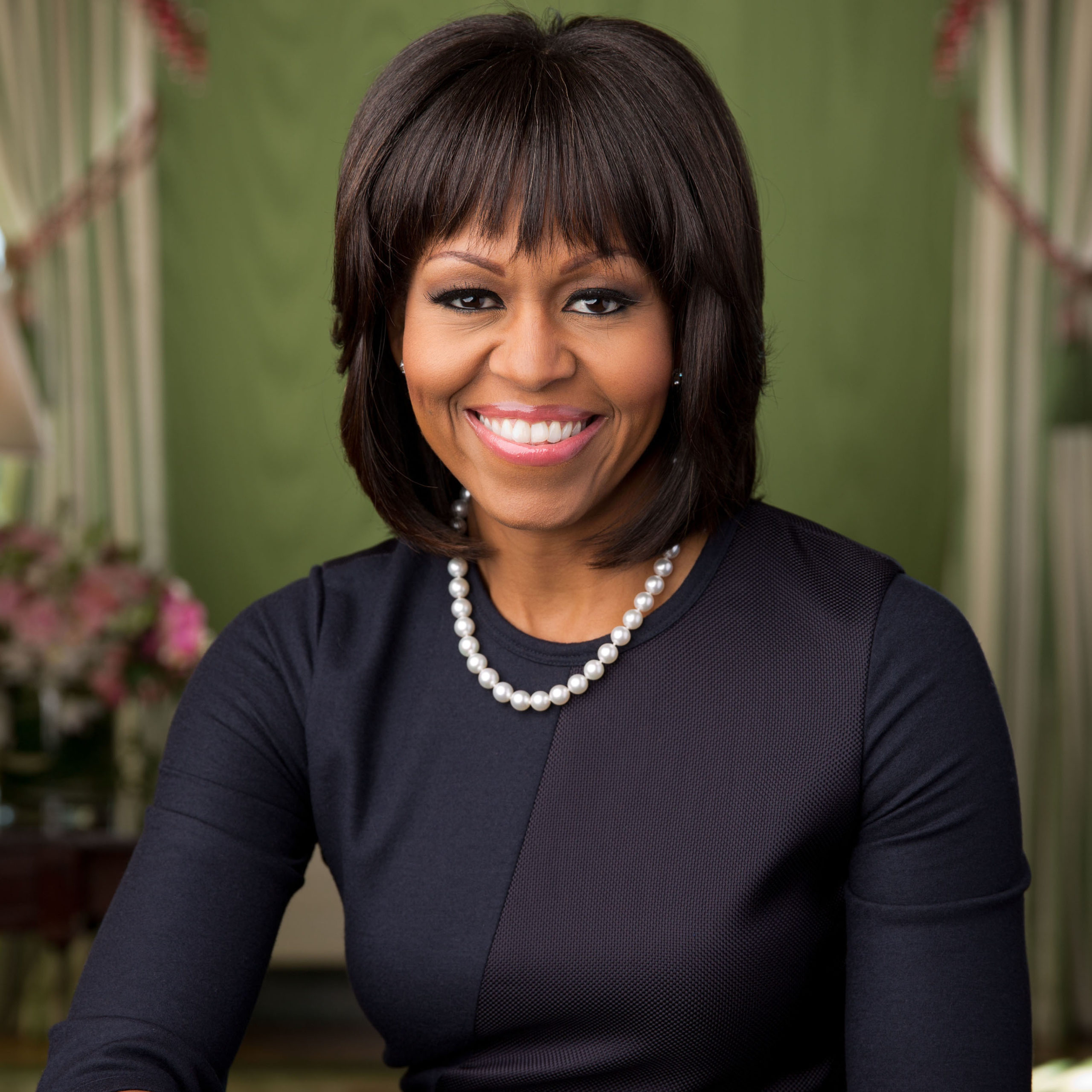 Michelle_Obama_2013_official_portrait
